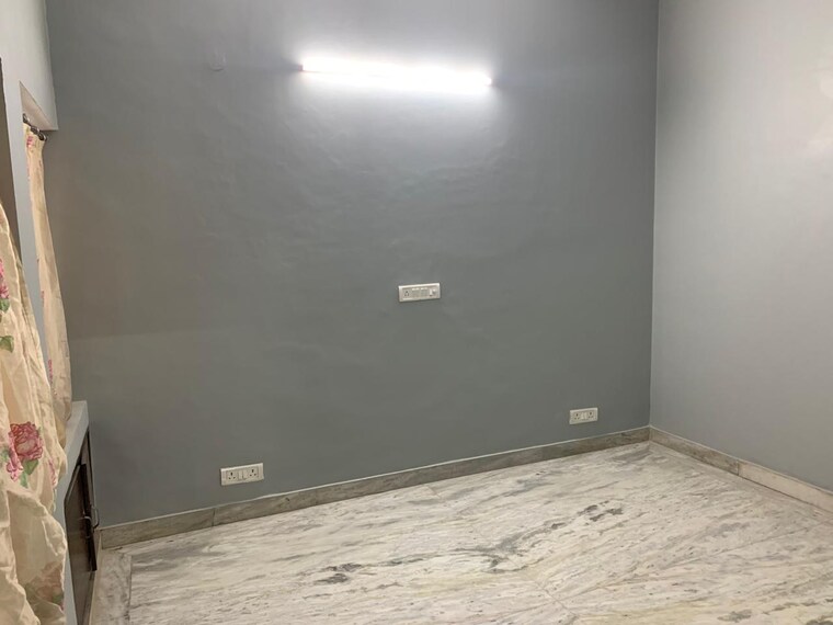 Room, green park extension 1 Bedroom 200 Sq.Yd. Builder Floor In Green Park Extension Delhi 9424877