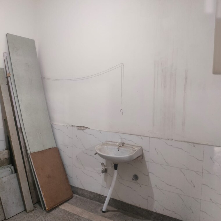 Bathroom, ompee-space-homes 3 Bedroom 1963 Sq.Ft. Villa In Palam Vihar Gurgaon 9424889