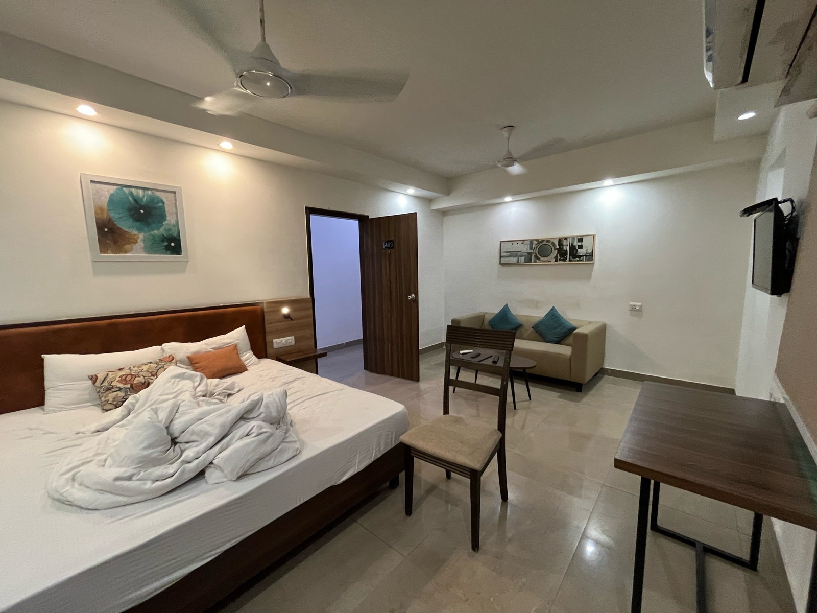 Studio+ Study Room Builder Floor For Rent in Greenwood City