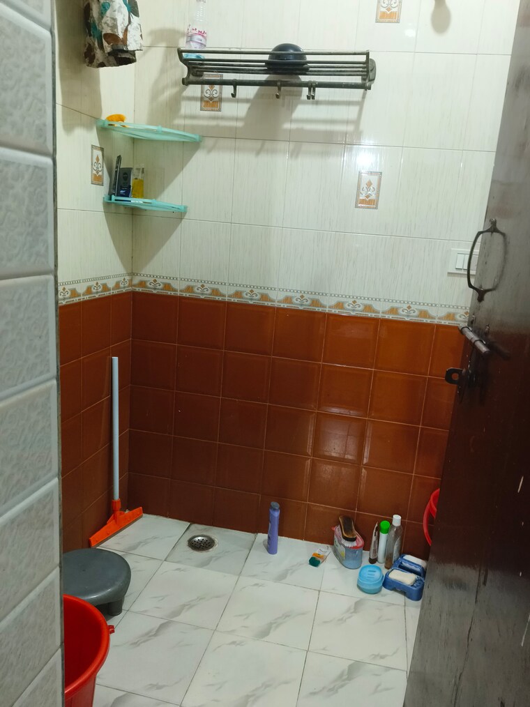 Bathroom, malviya nagar 1 Bedroom 600 Sq.Ft. Builder Floor In Malviya Nagar Delhi 9424940
