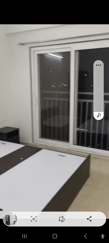Room in 2 BHK Apartment at Shapoorji Pallonji BKC 28, Bandra East – for Rent