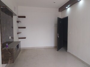 Room in 3 BHK Apartment at Signature Global Golf Greens, Sector 79 – for Rent