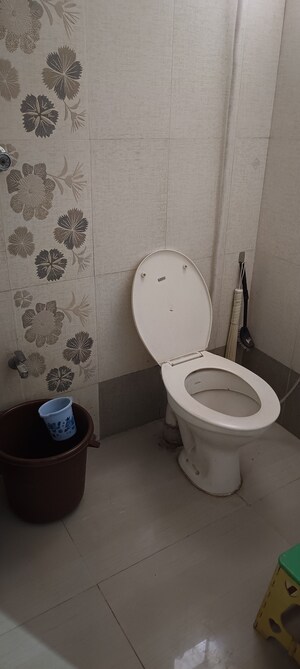 Bathroom in 4 BHK Villa at Ambawadi – for Rent