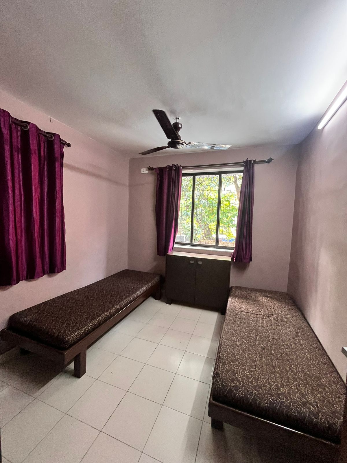 2 BHK Apartment For Rent in Pali Hill, Near Bank Of B
