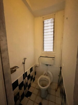 Bathroom in 1 BHK Apartment at Andheri West – for Rent