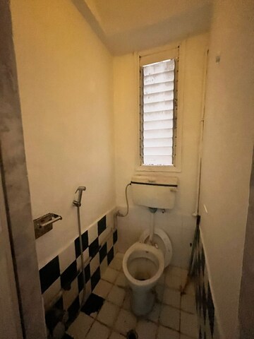 Bathroom in 1 BHK Apartment at Andheri West – for Rent
