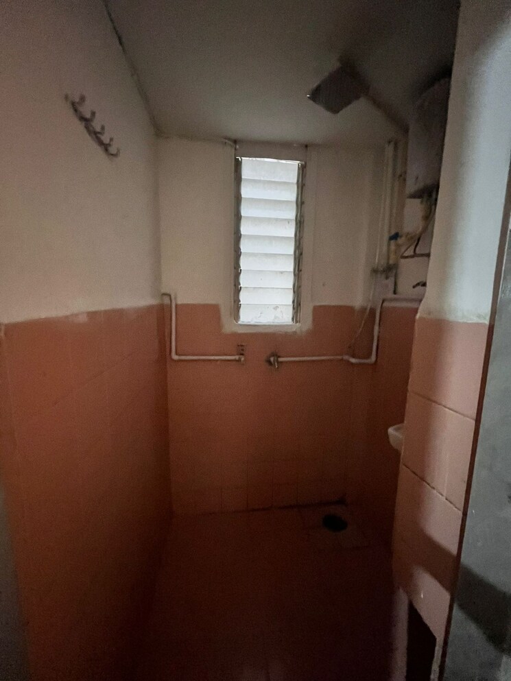 Bathroom, andheri west 1 Bedroom 415 Sq.Ft. Apartment In Andheri West Mumbai 9424987