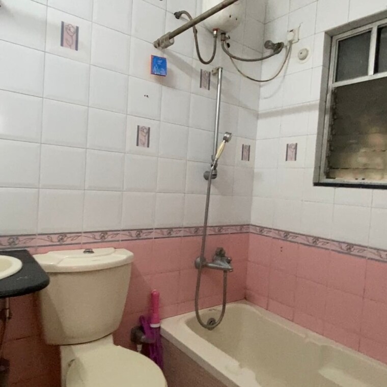Attached Bathroom, aundh 3 Bedroom 2500 Sq.Ft. Apartment In Aundh Pune 9424996