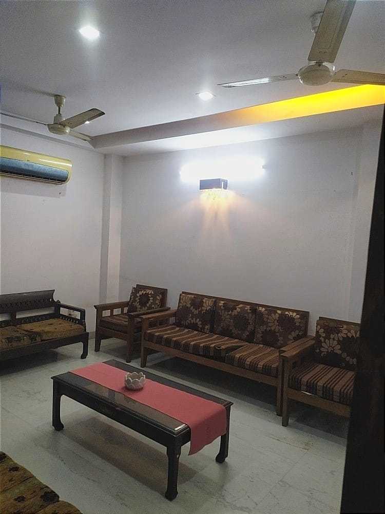 3 BHK + Pooja Room Builder Floor For Rent in Kailash Colony Metro Stat