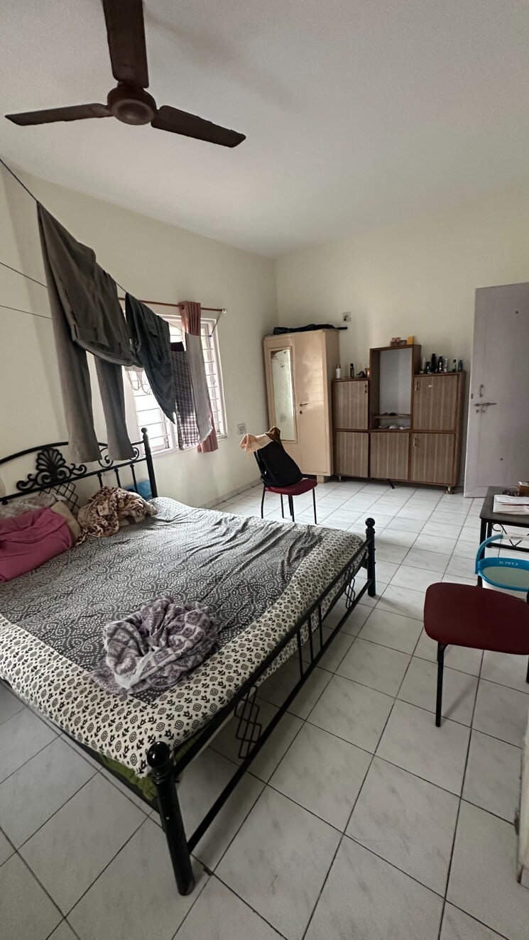 Bedroom, vastrapur 6+ Bedroom 700 Sq.Yd. Independent House In Vastrapur Ahmedabad 9425016