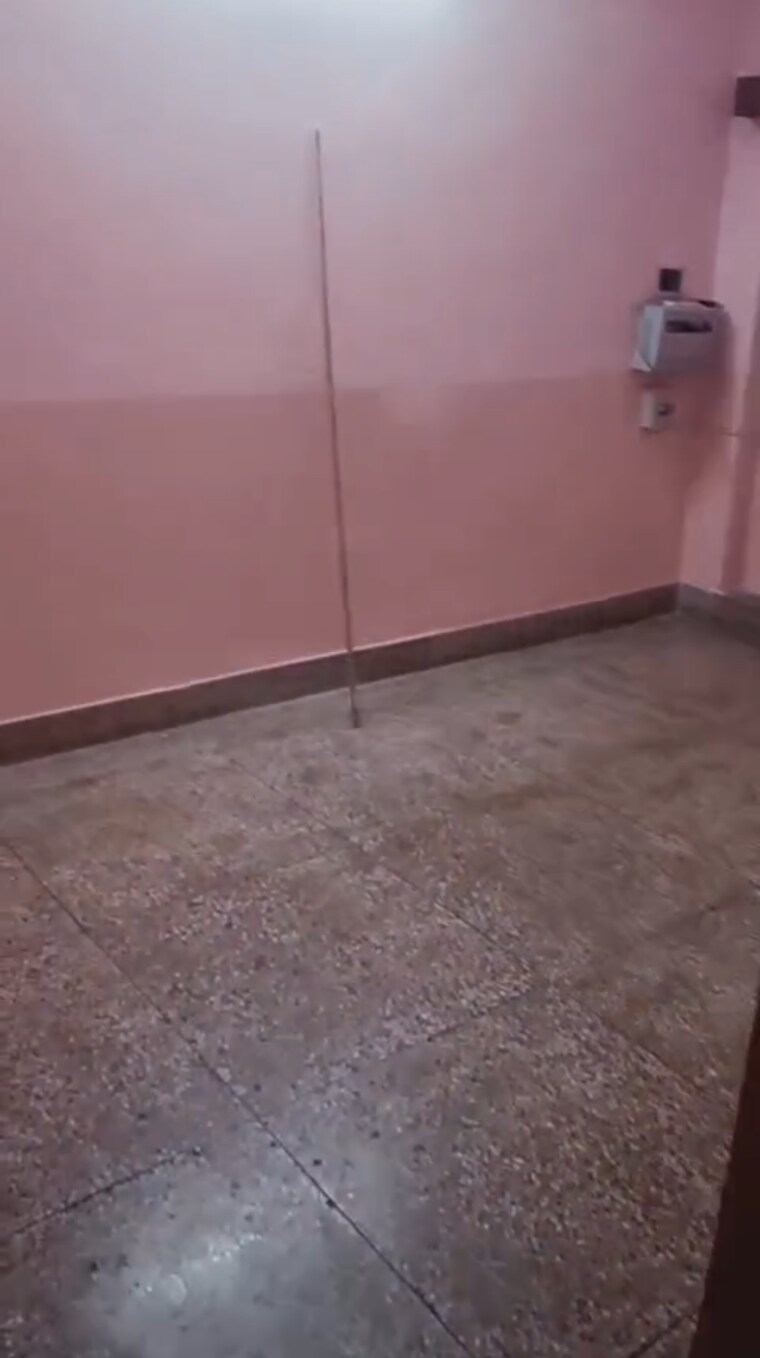 Room, aliganj 3 Bedroom 1200 Sq.Ft. Independent House In Aliganj Lucknow 9425017