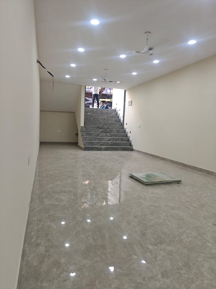 Room, lajpat nagar iii 3 Bedroom 2000 Sq.Ft. Builder Floor In Lajpat Nagar Iii Delhi 9425011