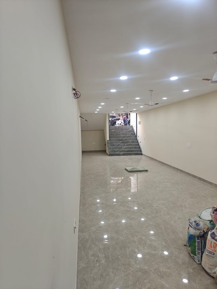 Room, lajpat nagar iii 3 Bedroom 2000 Sq.Ft. Builder Floor In Lajpat Nagar Iii Delhi 9425011