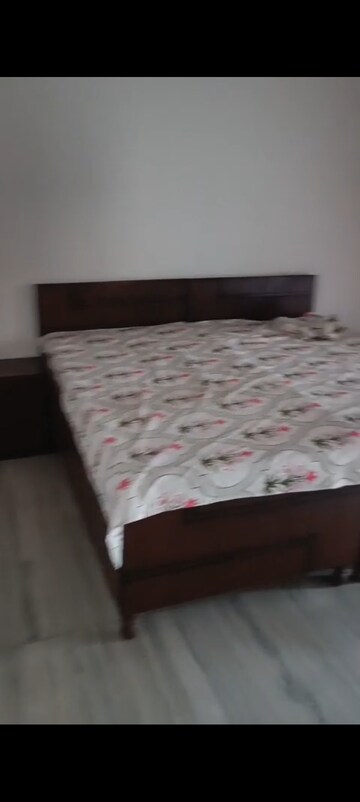 Bedroom in 1 BHK Apartment at Uday Giri Apartments, Sector 34 – for Rent