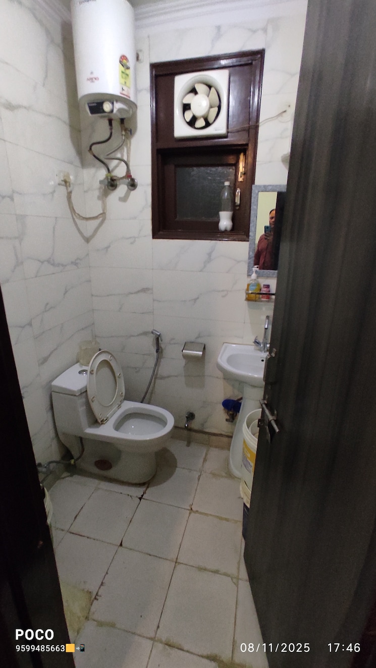 Bathroom, mehrauli 2 Bedroom 630 Sq.Ft. Builder Floor In Mehrauli Delhi 9425031