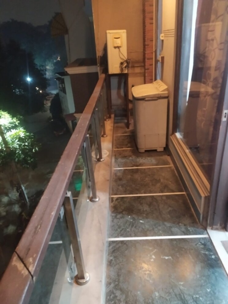 Balcony, kailash colony 3 Bedroom 1550 Sq.Ft. Builder Floor In Kailash Colony Delhi 9425041