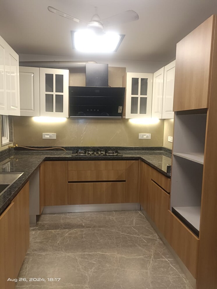 Kitchen, sarvapriya vihar 3 Bedroom 220 Sq.Yd. Builder Floor In Sarvapriya Vihar Delhi 9425038