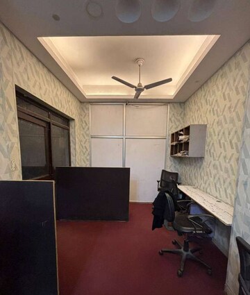  Office Space For Rent in Hazratganj