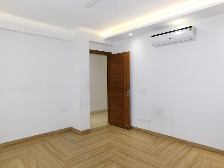 Room, lajpat nagar iii 3 Bedroom 300 Sq.Yd. Builder Floor In Lajpat Nagar Iii Delhi 9425045