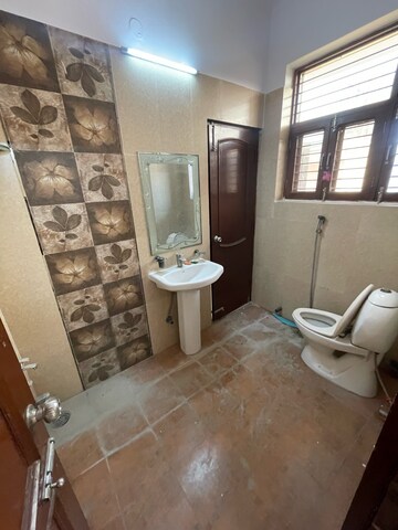 Living Room in 3 BHK Builder Floor at Sector 21d – for Rent