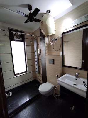 Master Bedroom in 3 BHK Builder Floor at Lajpat Nagar Iii – for Rent