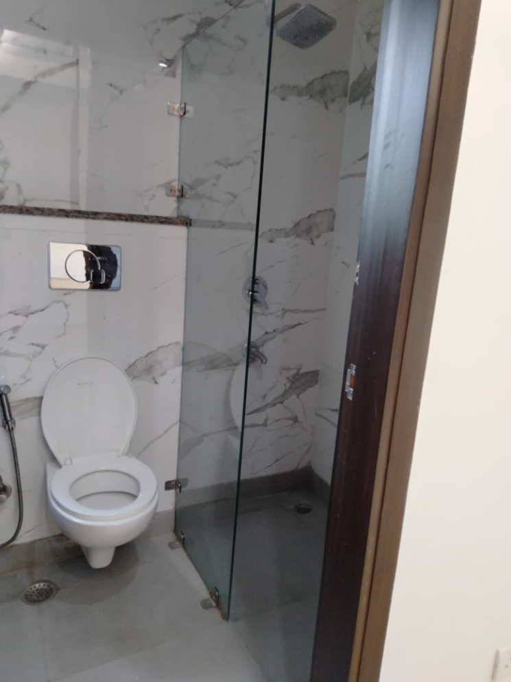 Bathroom, malviya nagar 2 Bedroom 100 Sq.Yd. Builder Floor In Malviya Nagar Delhi 9425066