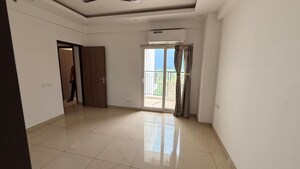Room in 3.5 BHK Apartment at Urbtech Hilston, Sector 79 – for Rent