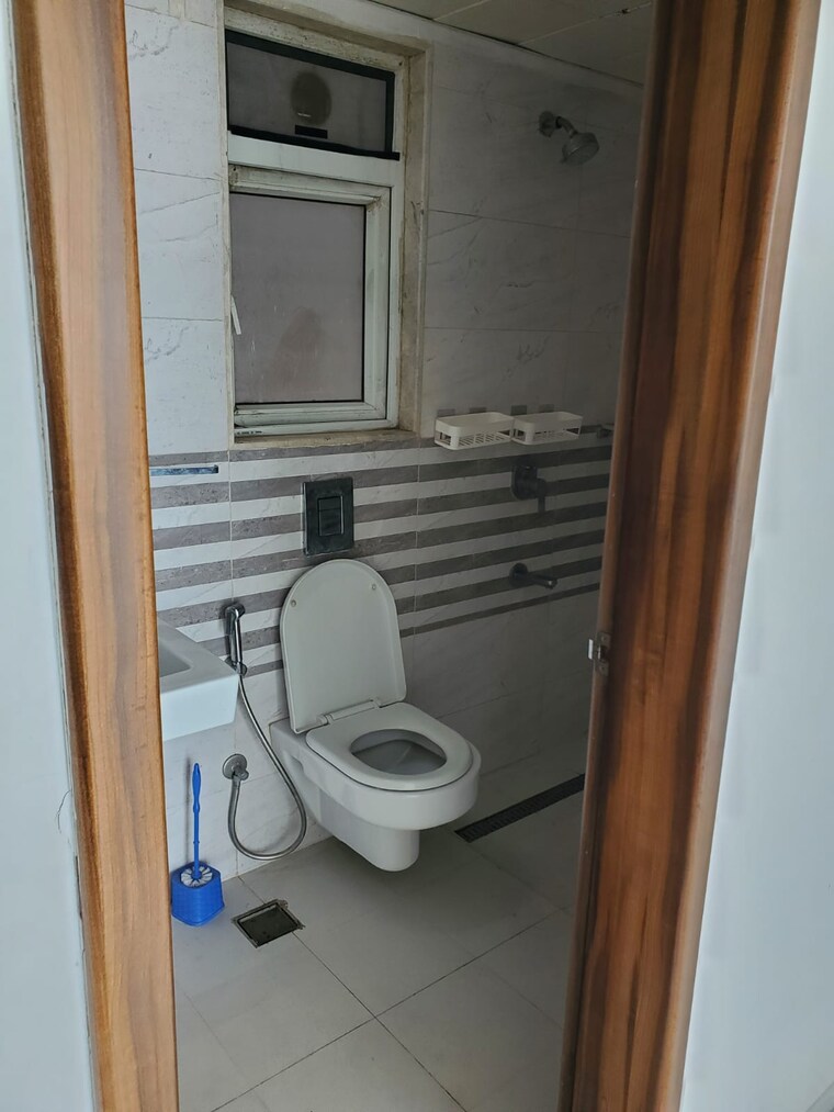 Bathroom, nahar-f-residences 2 Bedroom 983 Sq.Ft. Apartment In Balewadi Pune 9425088