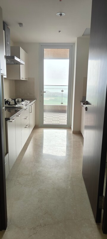 Bathroom in 3 BHK Apartment at Lokhandwala Minerva Mahalaxmi, Mahalaxmi – for Rent
