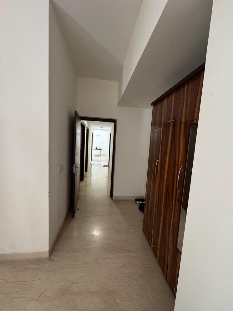 Room, srs-pearl-heights 2 Bedroom 910 Sq.Ft. Apartment In Sector 87 Faridabad 9425111