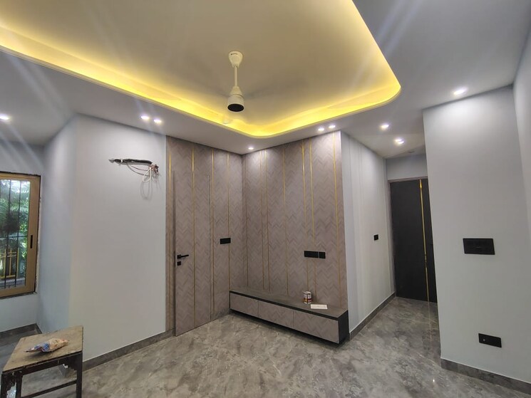 Room, lajpat nagar iii 4 Bedroom 300 Sq.Yd. Builder Floor In Lajpat Nagar Iii Delhi 9425125