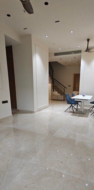 Staircase in 3 BHK Apartment at Indiabulls Sky Forest, Lower Parel – for Rent