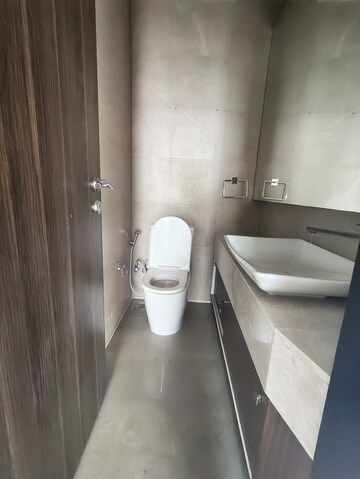 Bathroom in 4 BHK Apartment at Indiabulls Sky, Lower Parel – for Sale