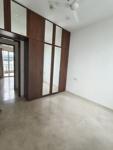 Room in 4 BHK Apartment at Indiabulls Sky, Lower Parel – for Sale