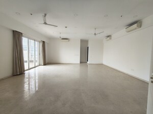 Room in 4 BHK Apartment at Indiabulls Sky, Lower Parel – for Sale