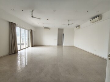 Room in 4 BHK Apartment at Indiabulls Sky, Lower Parel – for Sale