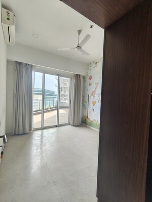 Room in 4 BHK Apartment at Indiabulls Sky, Lower Parel – for Sale