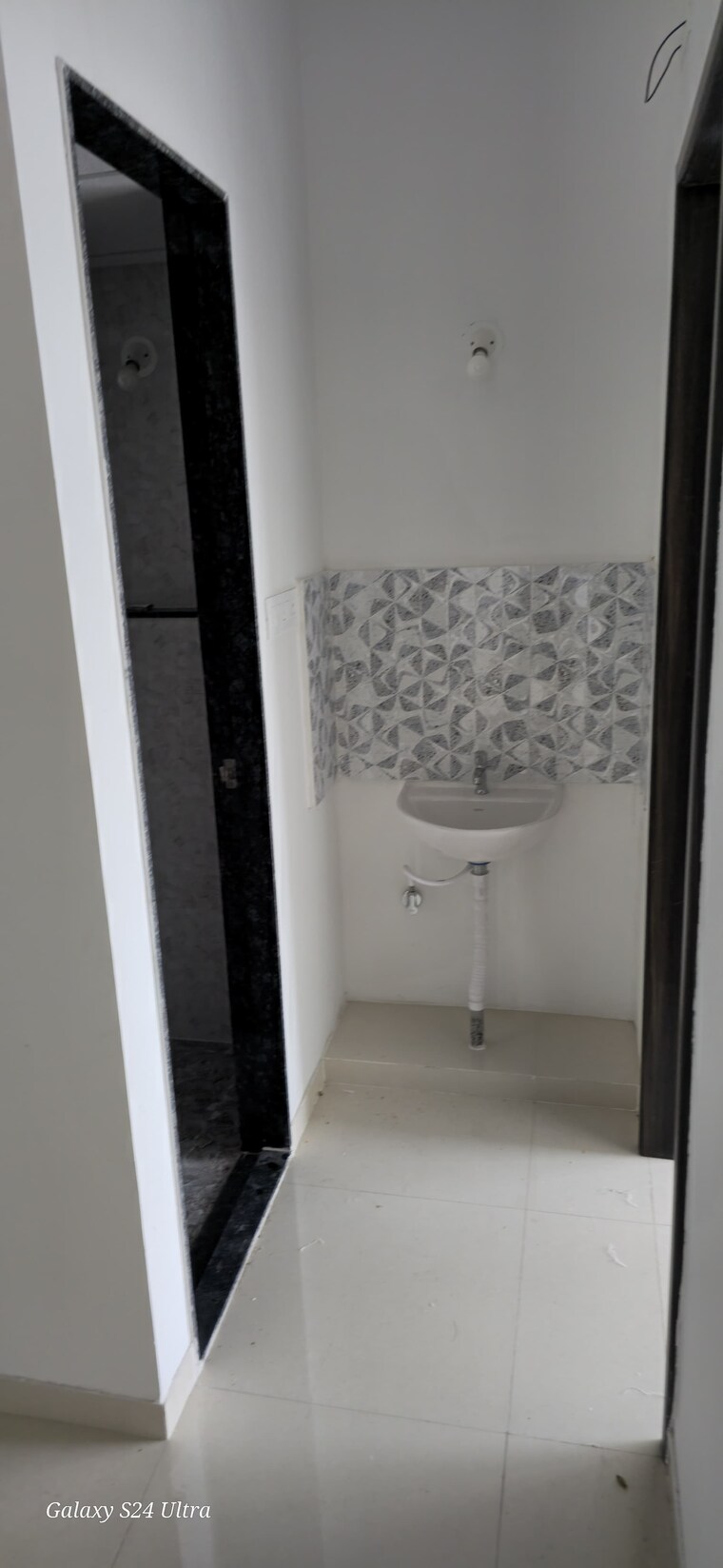 Bathroom, goel-ganga-altus 2 Bedroom 750 Sq.Ft. Apartment In Kharadi Pune 9425176