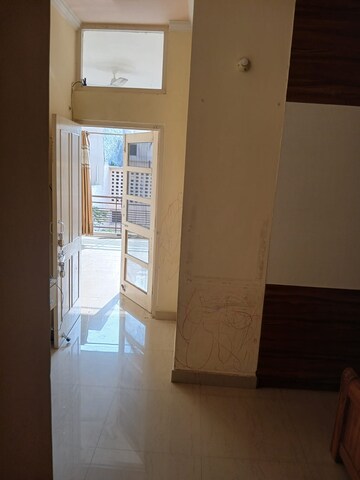 Building Lobby in 3 BHK Builder Floor at Sector 38 – for Rent