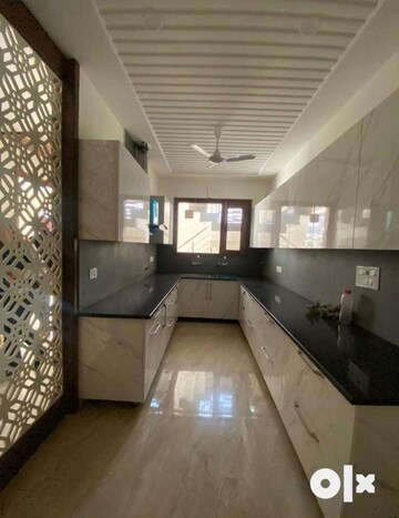 Kitchen in 3 BHK Builder Floor at Sector 38 – for Rent
