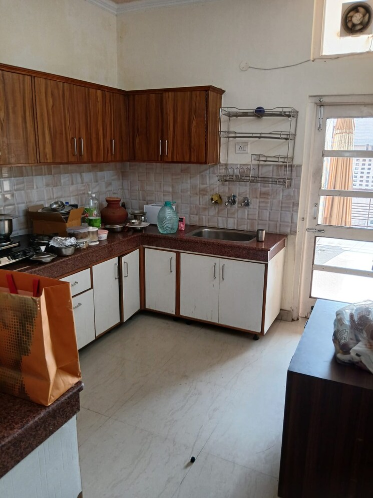 Kitchen, sector 38 3 Bedroom 3400 Sq.Ft. Builder Floor In Sector 38 Chandigarh 9425181