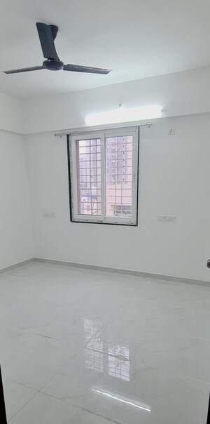 Room in 2 BHK Apartment at Rohan Gracious Garden, Kharadi – for Rent
