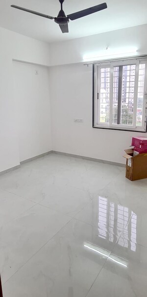 Room in 2 BHK Apartment at Rohan Gracious Garden, Kharadi – for Rent