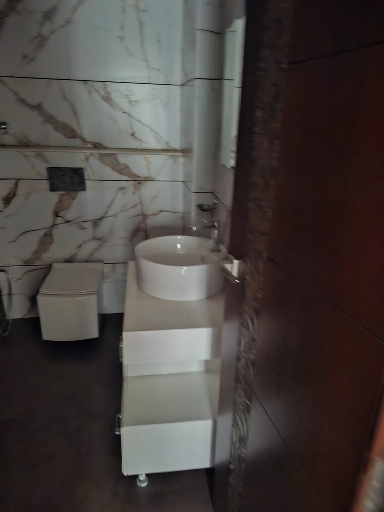 Bathroom, sector 15 3 Bedroom 3400 Sq.Ft. Builder Floor In Sector 15 Chandigarh 9425191