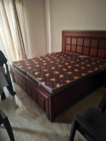 Bedroom in 3 BHK Builder Floor at Sector 15 – for Rent