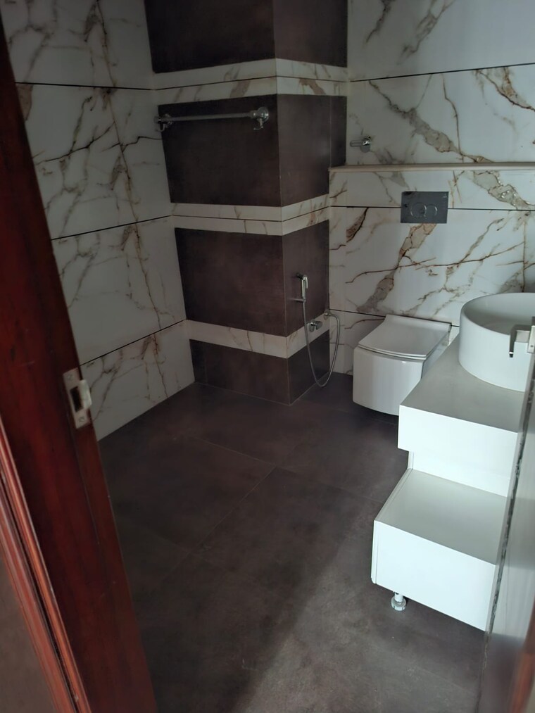 Kitchen, sector 15 3 Bedroom 3400 Sq.Ft. Builder Floor In Sector 15 Chandigarh 9425191