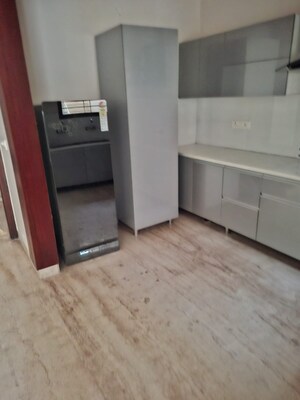 Room in 3 BHK Builder Floor at Sector 15 – for Rent