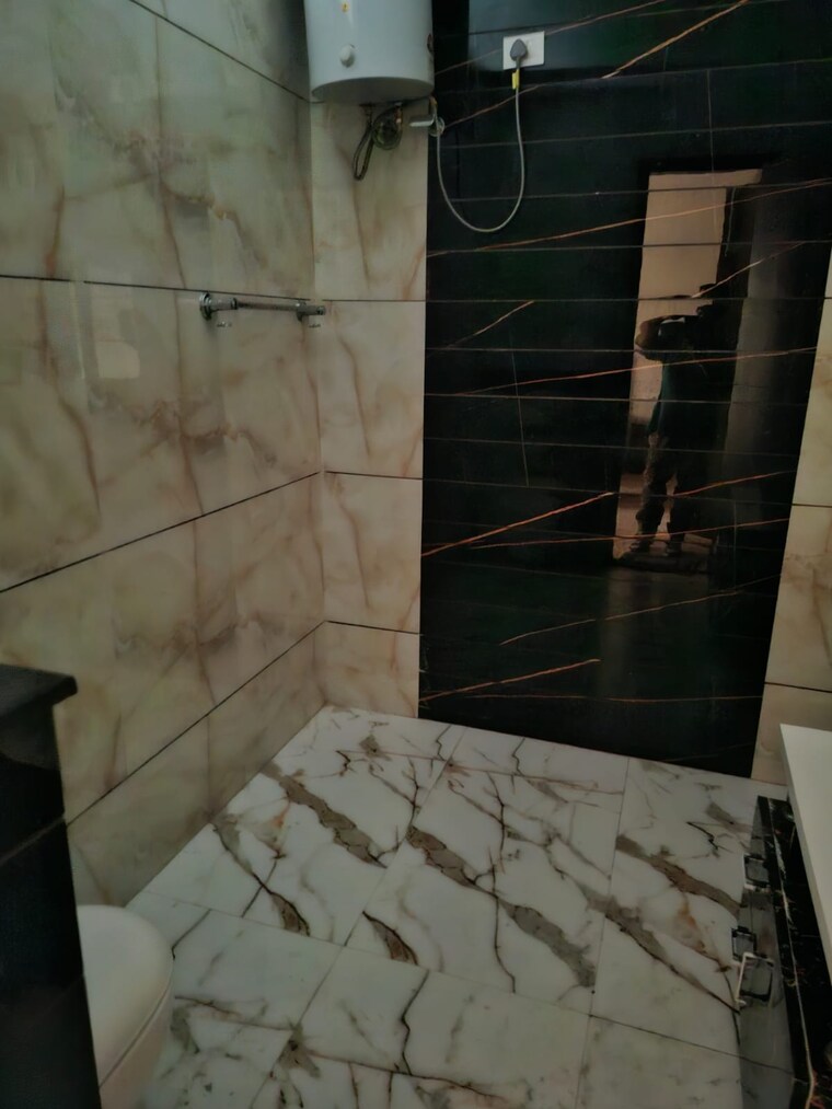 Bathroom, sector 15 3 Bedroom 3400 Sq.Ft. Builder Floor In Sector 15 Chandigarh 9425191