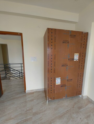 Room in 4 BHK Apartment at Shree Lakshmi Grand, Koramangala – for Rent