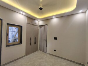 Room in 4 BHK Builder Floor at Lajpat Nagar Iii – for Rent